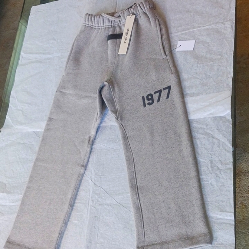 FEAR OF GOD Essentials Kids Jersey Pants, 6yrs= 20.5"waist, Grey